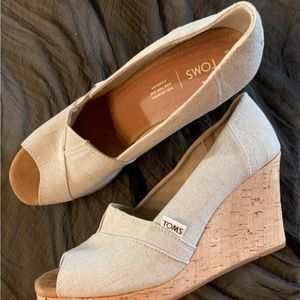 Neutral TOMS size 10 wedges.
